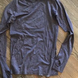 Lululemon long sleeve T-shirt